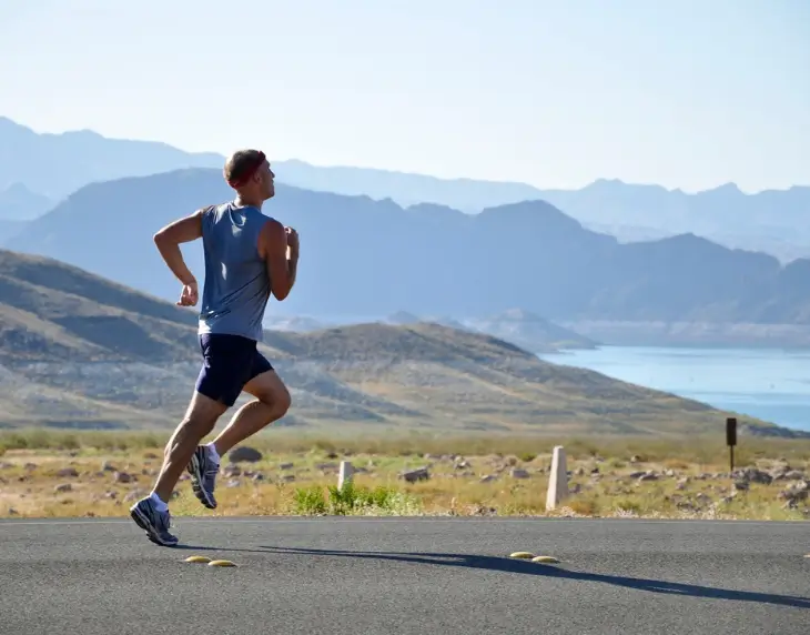 Homme faisant du sport